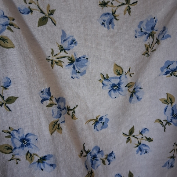 Old Navy White Floral Top Linen & Rayon Mix - Picture 2 of 5